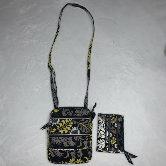 Vera Bradley Handbags - 🌊 Vera Bradley crossbody purse and wallet